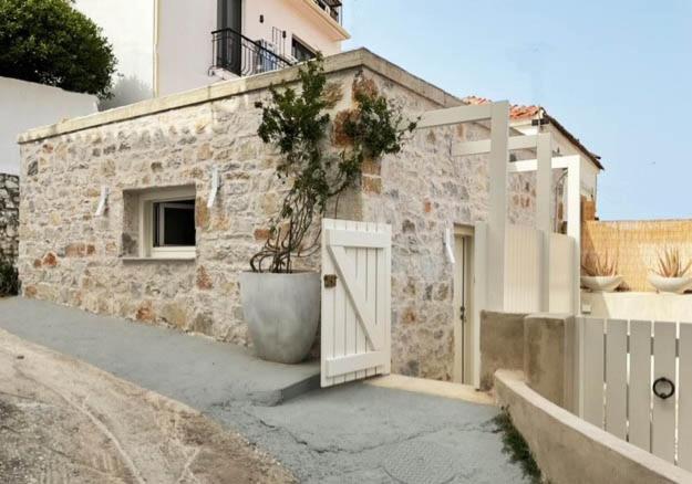 Synoikies By Oikieskiathos Exterior photo